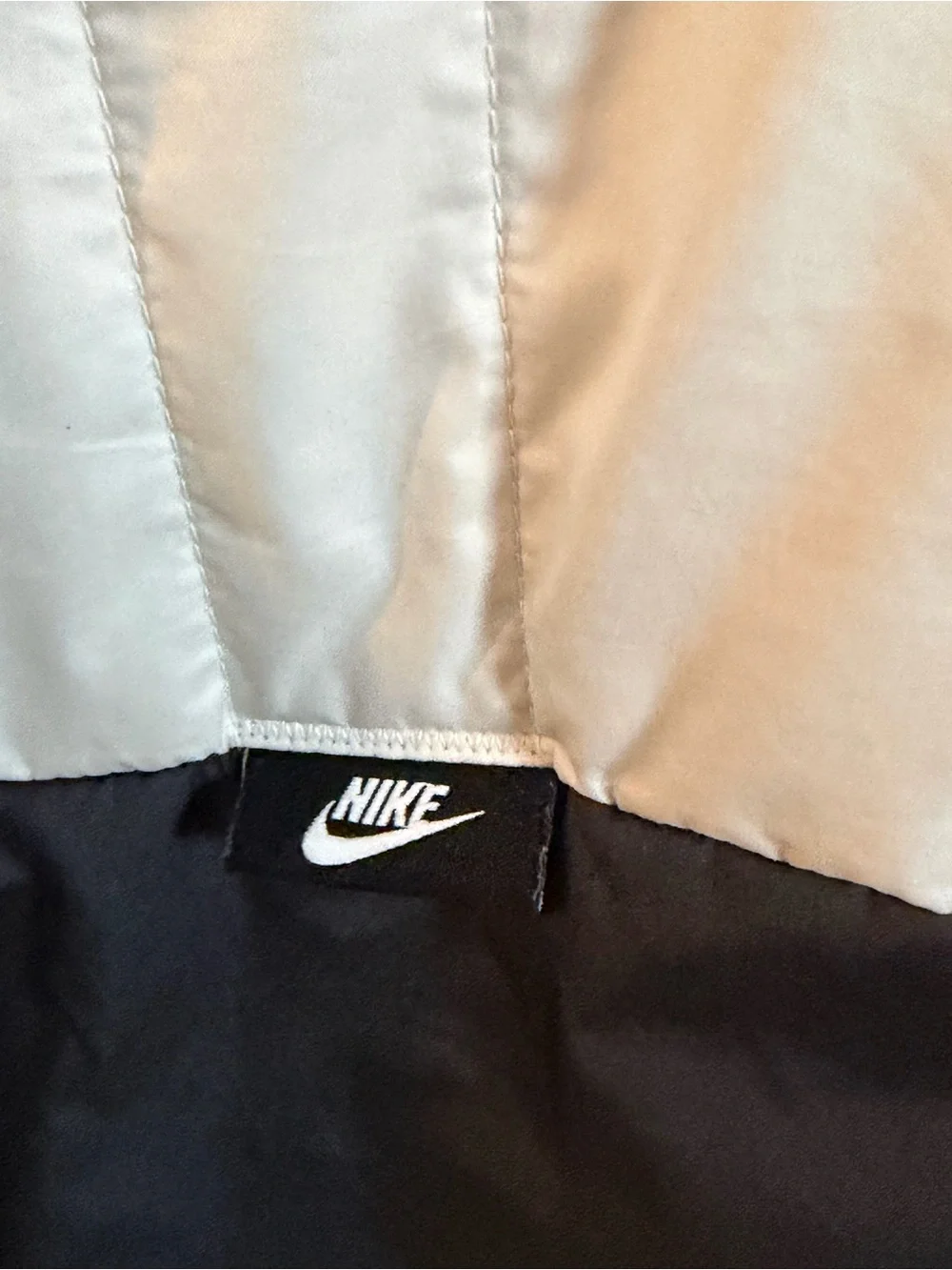 Nike Mens Black and White Hooded Colorblock Puffer Jacket